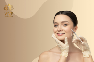 Imagen de catálogo sobre aplicación de relleno facial en VIVE Spa Médico Tijuana
